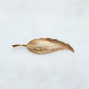 Vintage 1940s Winard 12K GF Leaf Brooch